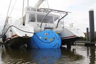 Hefkussen catamaran in water